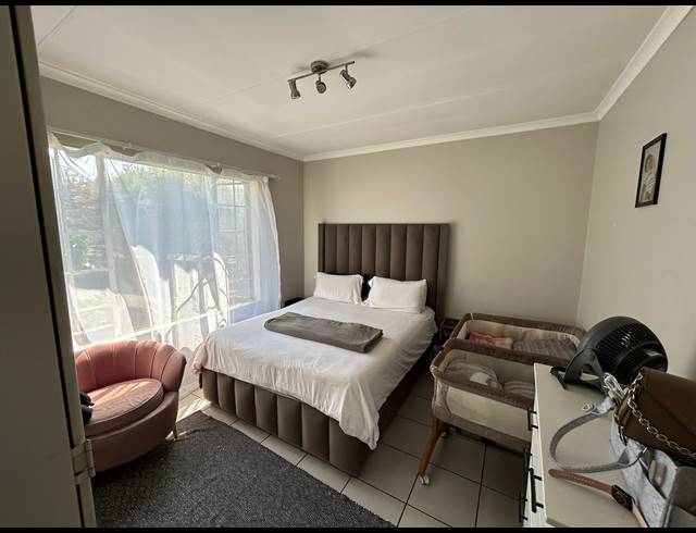 2 BEDROOM TOWNHOUSE FOR SALE IN SONNEGLANS